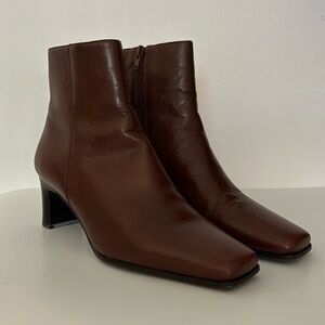 Naturalizer Brown Leather Square Toe boot